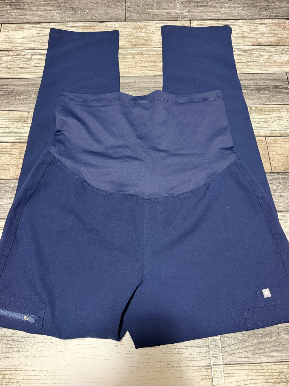 FIGS Yola Maternity Scrub Pants Women’s M Tall Navy Blue (Inseam 32.5)